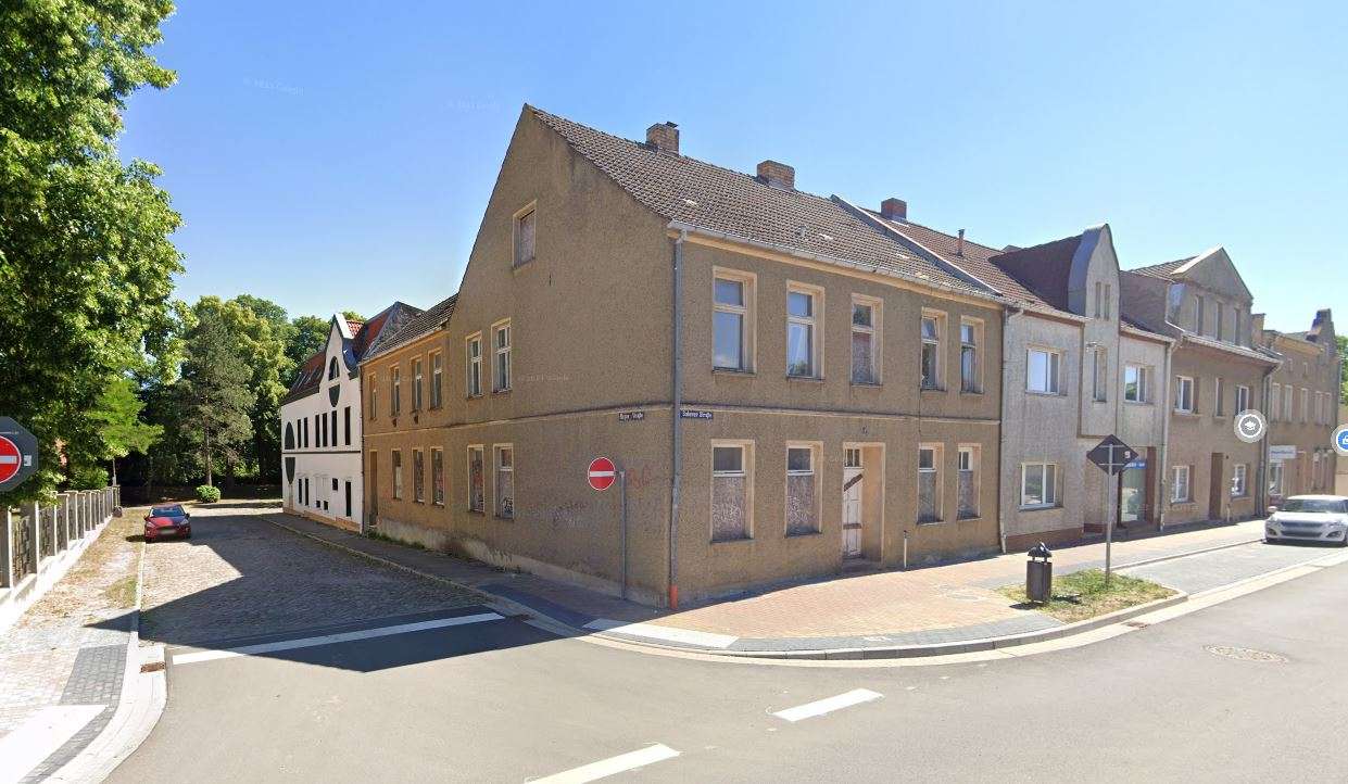 Thumbnail-Haus zum Kaufen in Friedland 30.000,00 € 230 m²