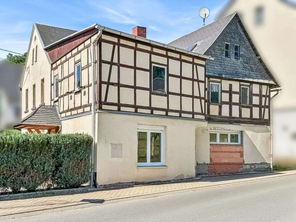 Thumbnail-Haus zum Kaufen in Mohlsdorf-Teichwolframsdorf 58.500,00 € 180 m²