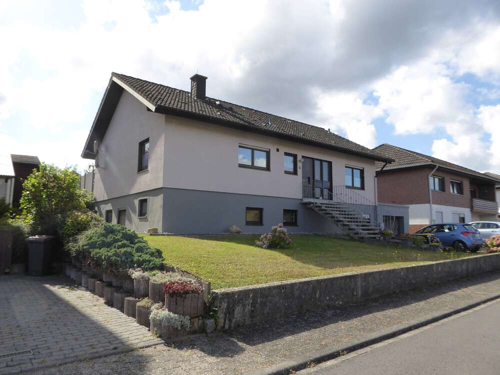 Thumbnail-Haus zum Kaufen in Langenscheid 239.000,00 € 130 m²