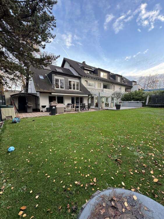 Thumbnail-Haus zum Kaufen in Mülheim 1.599.000,00 € 1017.93 m²