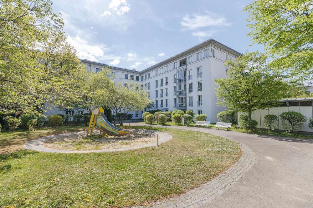 Thumbnail-Wohnung zum Kaufen in München 450.000,00 € 58.46 m²