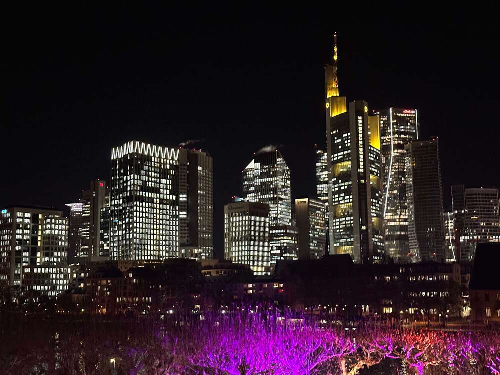 Thumbnail-Wohnung zum Mieten in Frankfurt-Sachsenhausen 2.996,00 € 142.64 m²