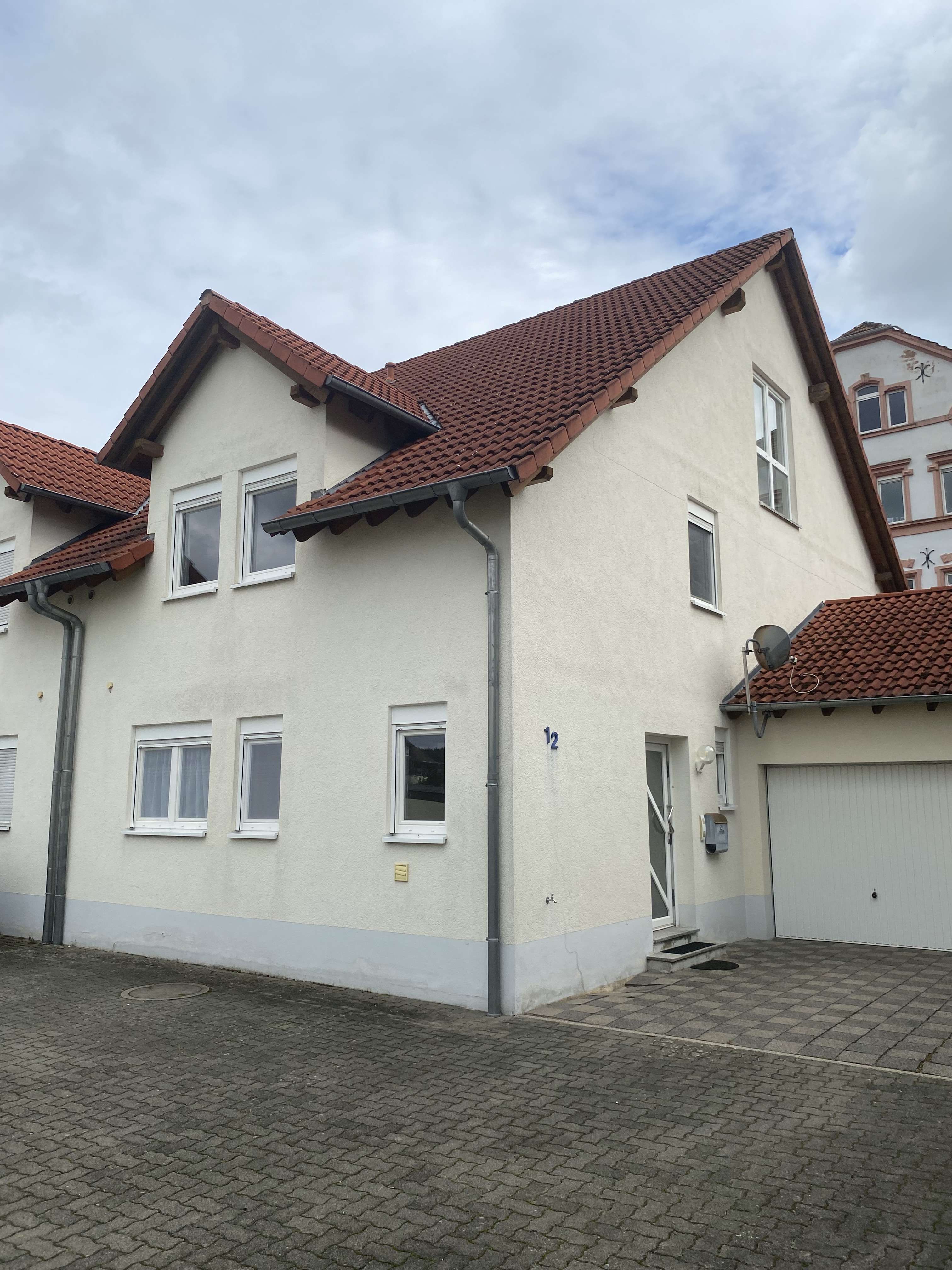 Thumbnail-Haus zum Mieten in Ramstein-Miesenbach 1.700,00 € 205 m²