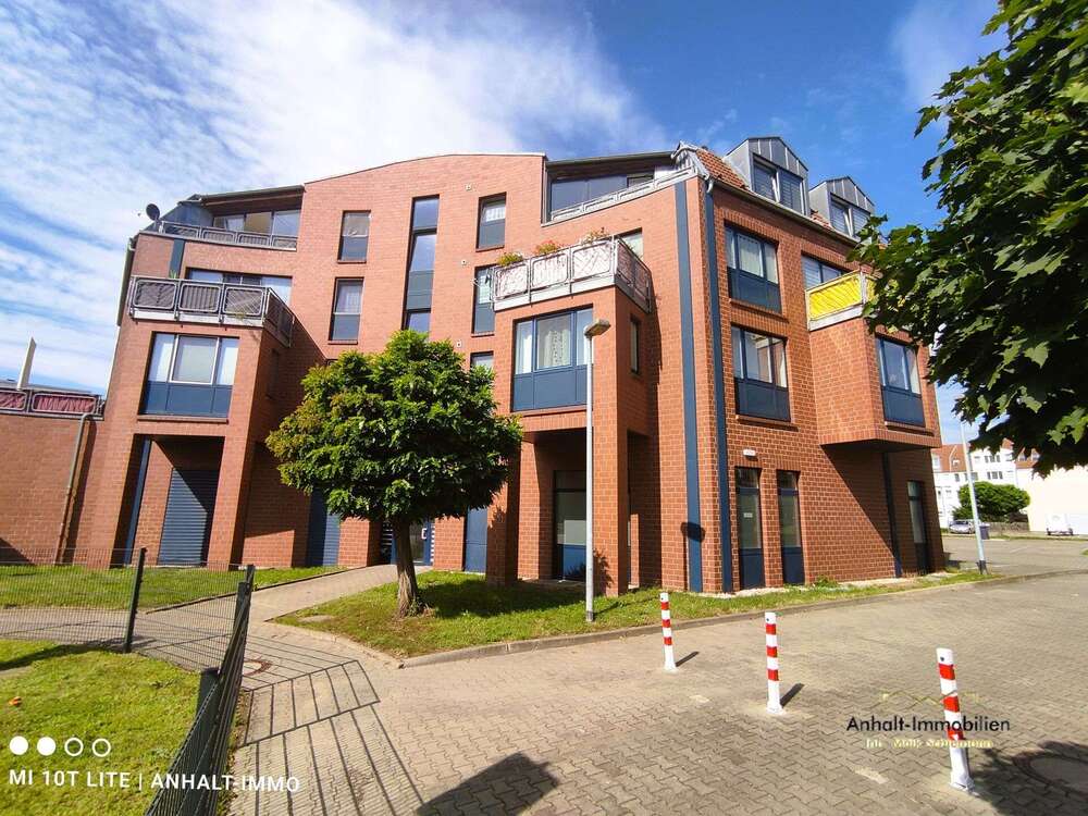 Thumbnail-Wohnung zum Mieten in Bitterfeld 430,00 € 65.91 m²