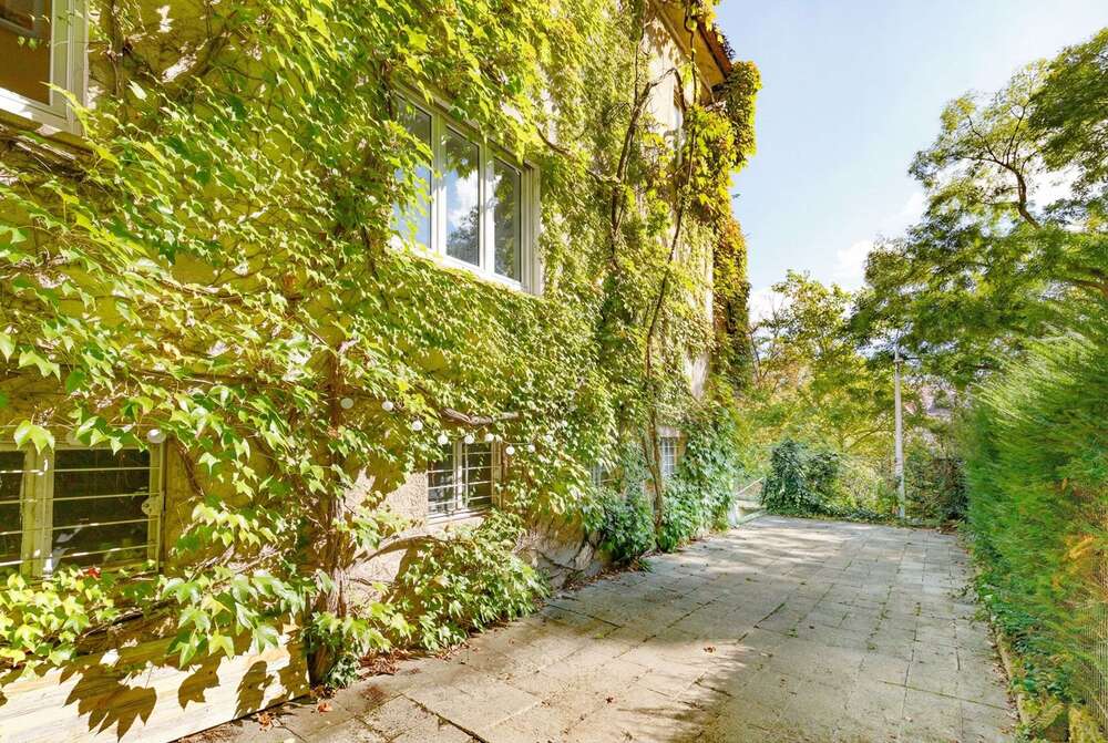 Thumbnail-Haus zum Kaufen in Stuttgart 1.980.000,00 € 334 m²