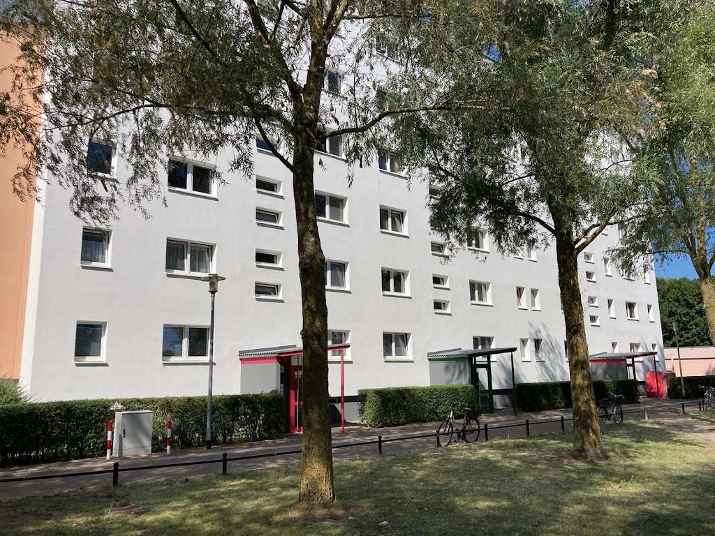 Thumbnail-Wohnung zum Mieten in Stralsund 240,00 € 32.7 m²