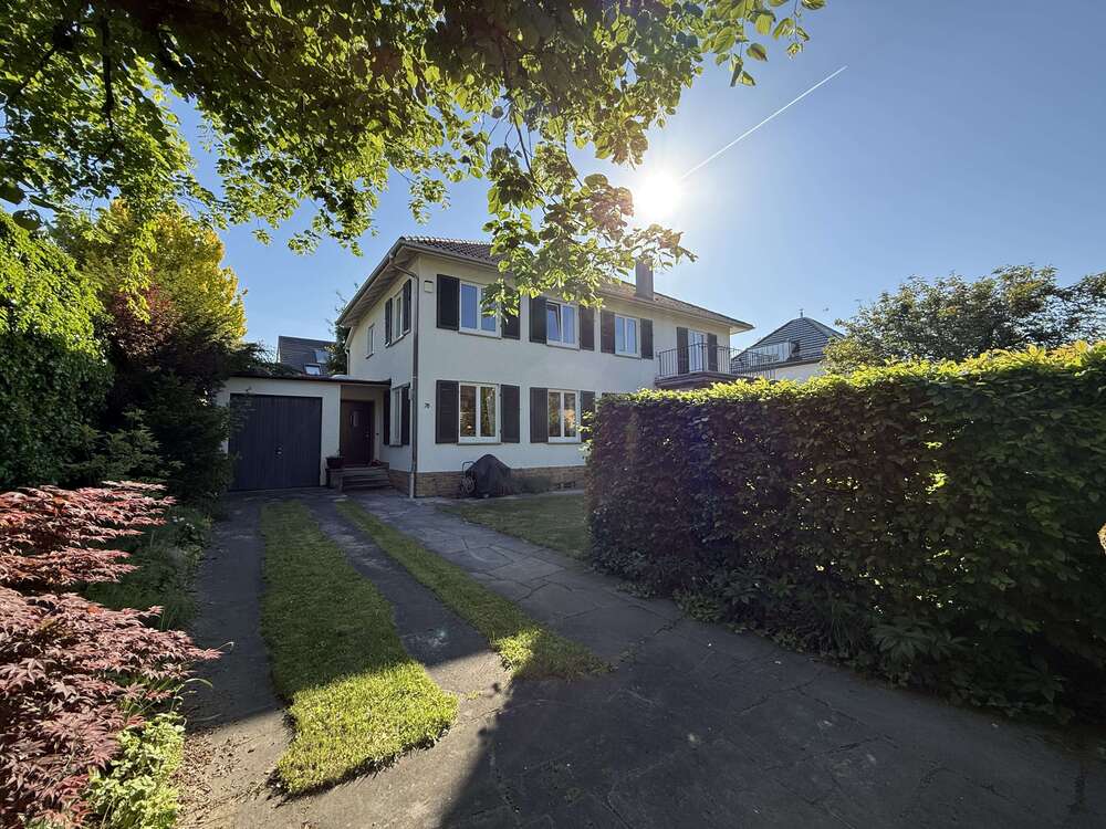 Thumbnail-Haus zum Mieten in Stuttgart 5.200,00 € 201 m²