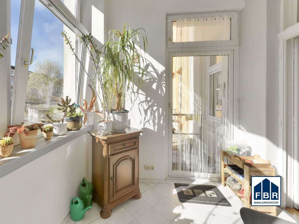 Thumbnail-Wohnung zum Kaufen in Schwerin 235.000,00 € 121.63 m²