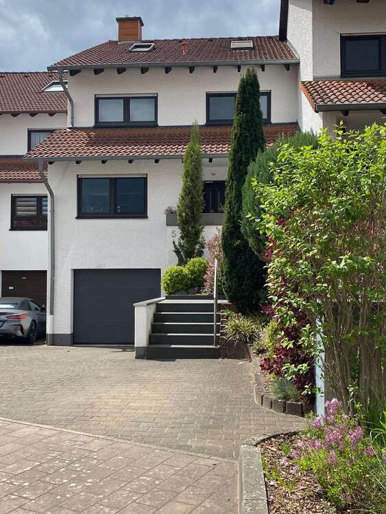 Thumbnail-Haus zum Mieten in Trippstadt 1.900,00 € 200 m²