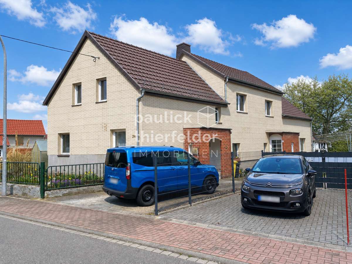 Thumbnail-Haus zum Kaufen in Borna 89.000,00 € 199 m²