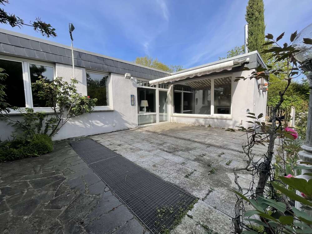 Thumbnail-Haus zum Kaufen in Frankfurt Main Niederursel 700.000,00 € 130 m²