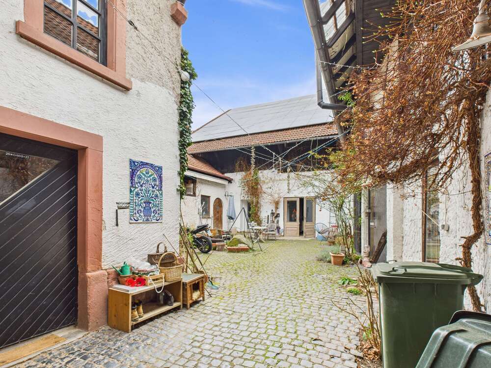 Thumbnail-Haus zum Kaufen in Reinheim OT Gorgenhausen 590.000,00 € 270 m²