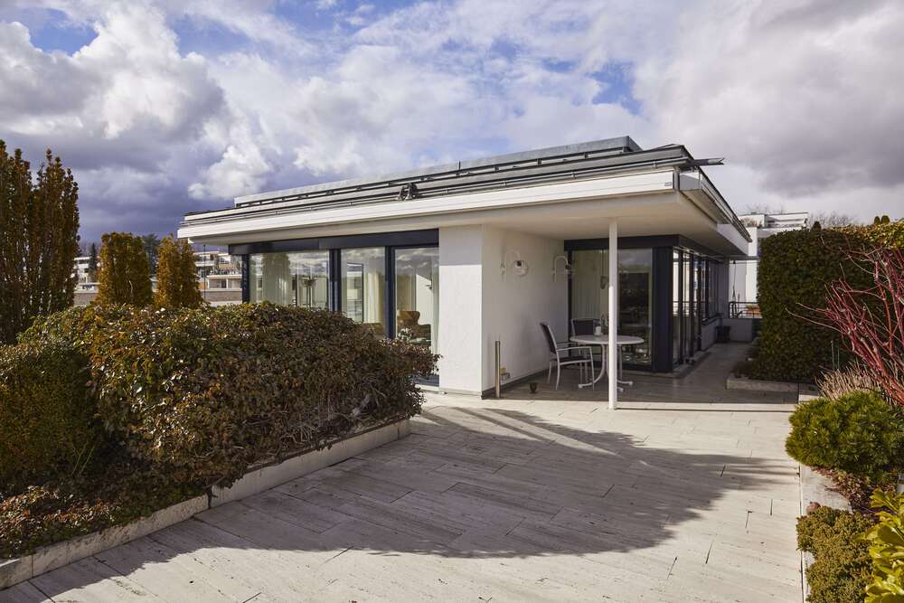 Thumbnail-Wohnung zum Kaufen in Stuttgart 990.000,00 € 175 m²