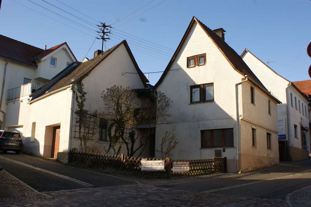 Thumbnail-Haus zum Kaufen in Wiesbaden - Auringen 189.000,00 € 90 m²