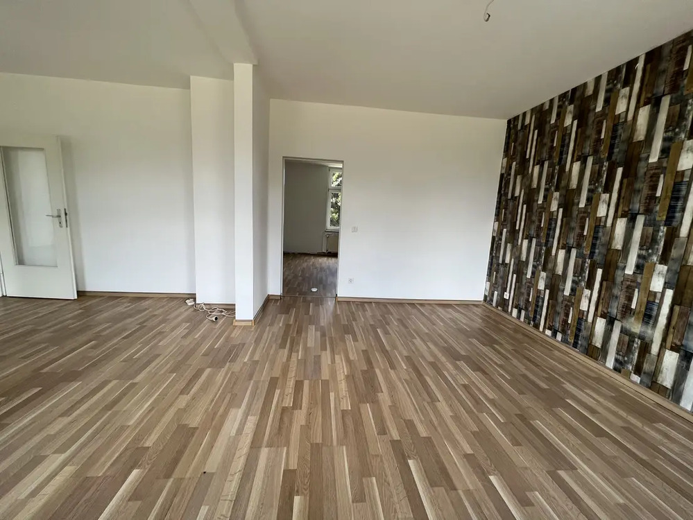 Thumbnail-Wohnung zum Kaufen in Essen 140.000,00 € 77.12 m²
