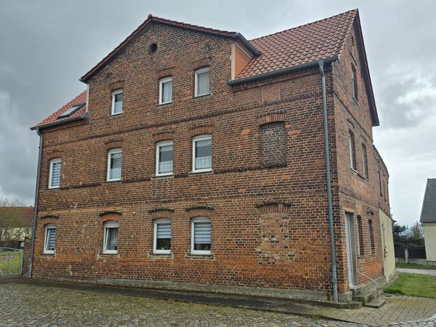 Thumbnail-Haus zum Kaufen in Bitterfeld-Wolfen 130.000,00 € 140 m²