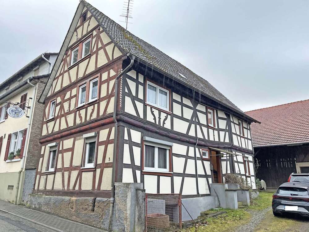 Thumbnail-Haus zum Kaufen in Fürth 196.000,00 € 130 m²