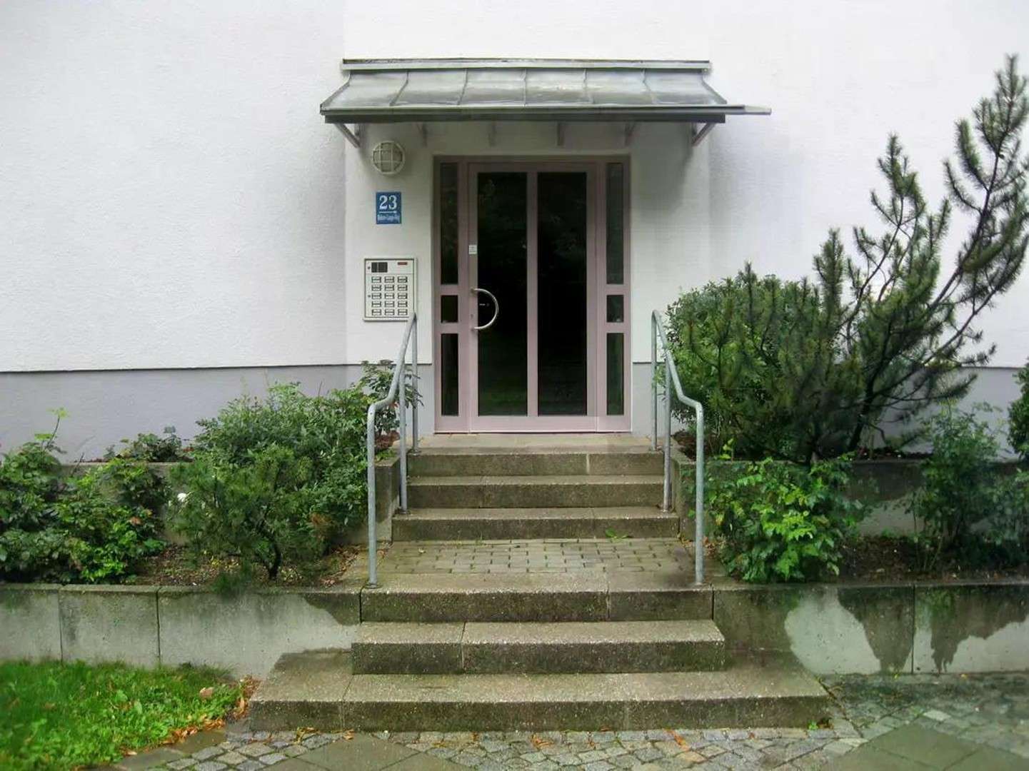 Thumbnail-Wohnung zum Kaufen in München 392.000,00 € 31.7 m²