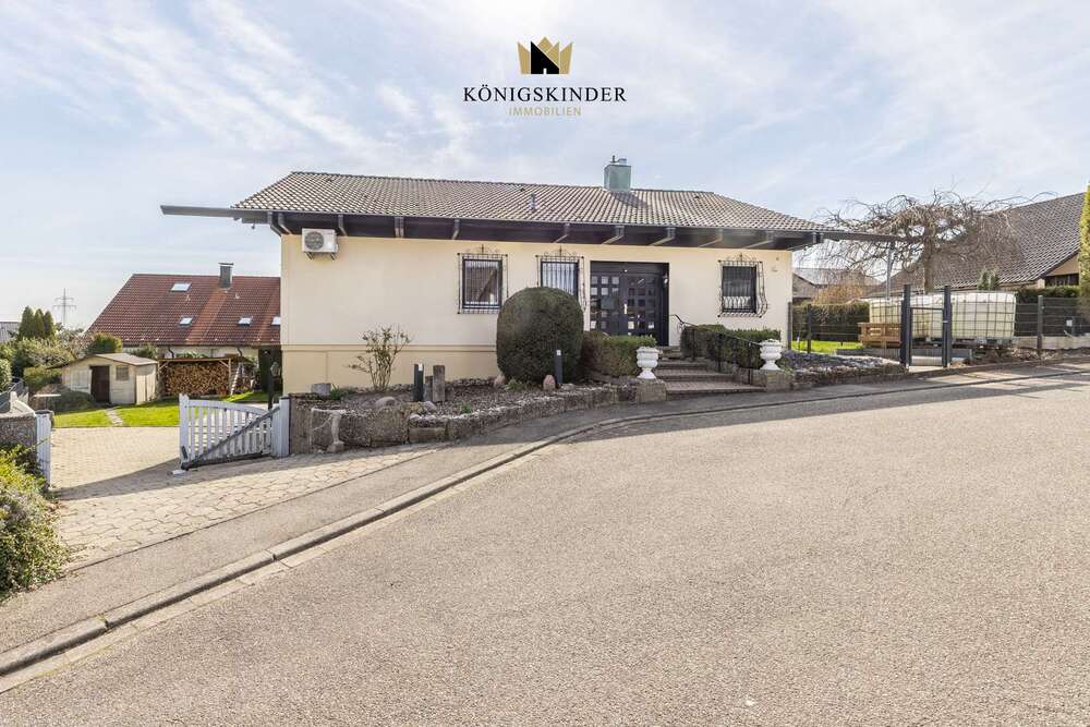 Thumbnail-Haus zum Kaufen in Tiefenbronn Lehningen 599.000,00 € 166.52 m²