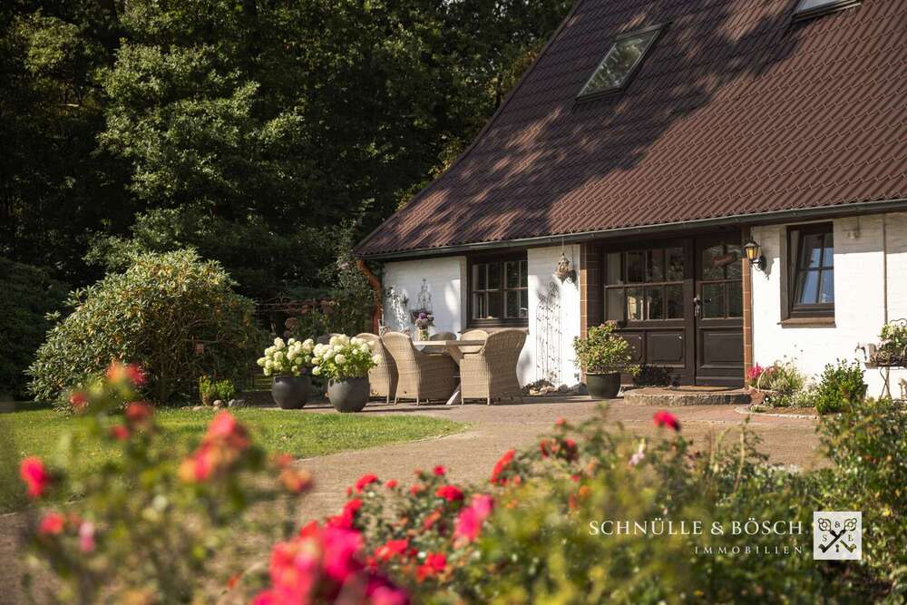 Thumbnail-Haus zum Kaufen in Estorf 499.000,00 € 244 m²