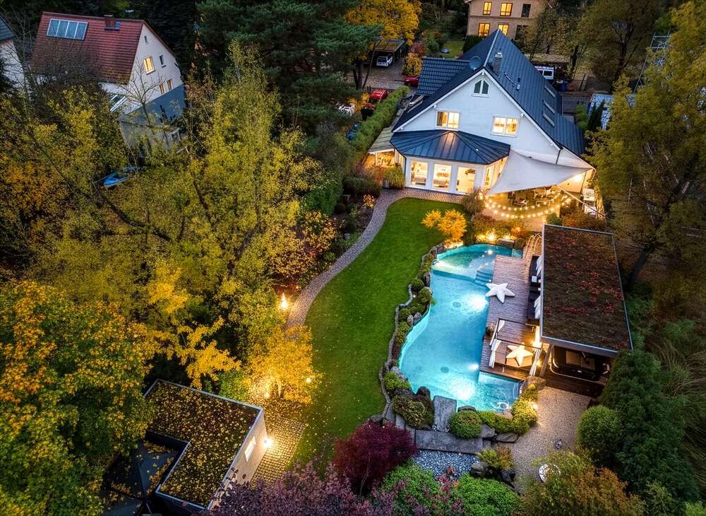 Thumbnail-Haus zum Kaufen in Kleinmachnow 2.498.000,00 € 393.14 m²