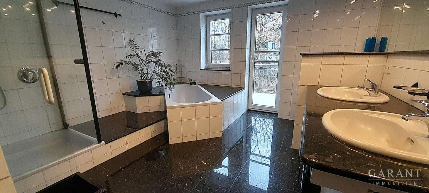 Thumbnail-Haus zum Kaufen in Ochsenhausen 675.000,00 € 309 m²