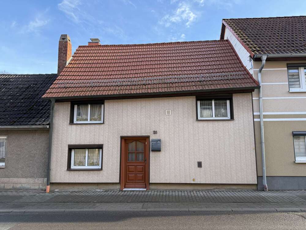 Thumbnail-Haus zum Kaufen in Friemar 115.000,00 € 145 m²