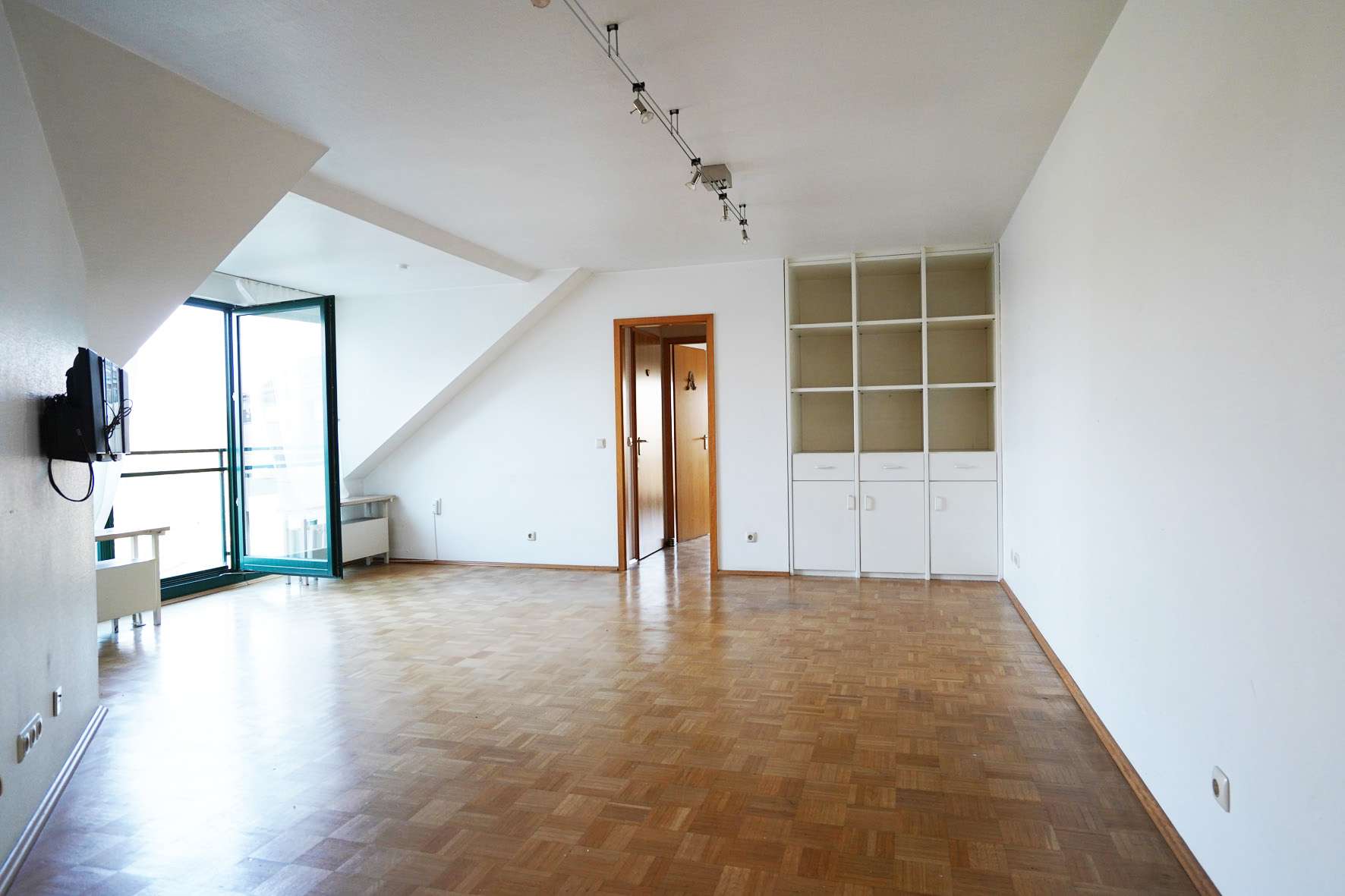 Thumbnail-Wohnung zum Kaufen in Düsseldorf 343.000,00 € 96 m²