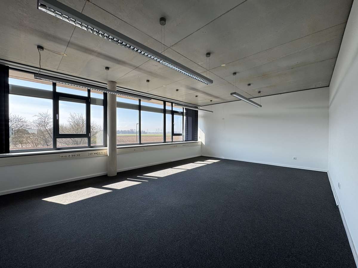 Thumbnail-Büro in Gaimersheim 3.600,00 € 304.78 m²