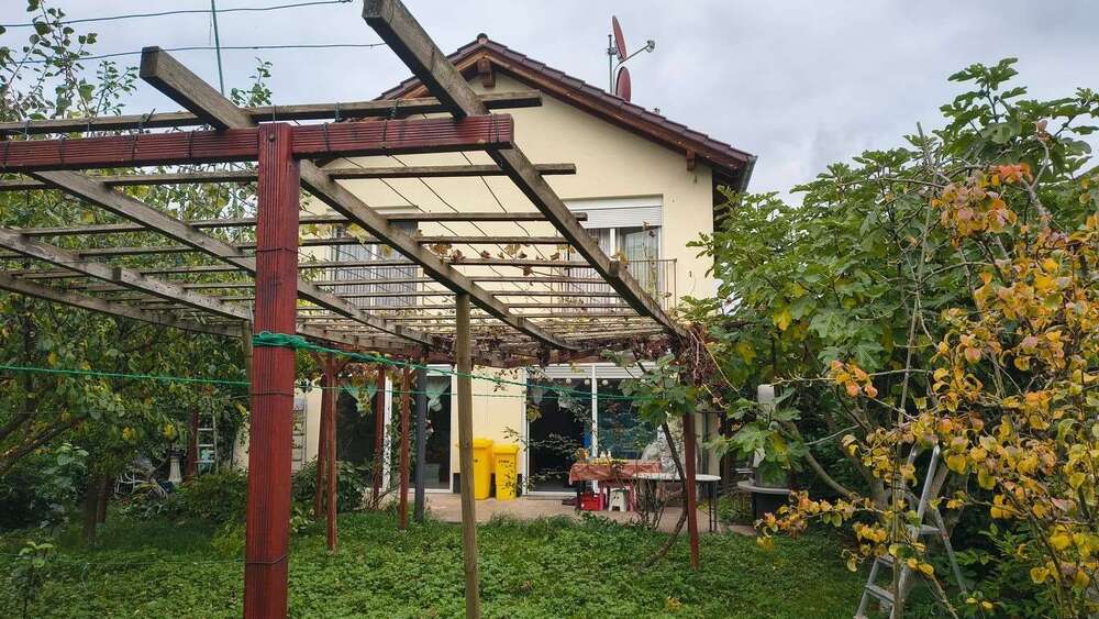 Thumbnail-Haus zum Kaufen in Frankfurt 950.000,00 € 206 m²