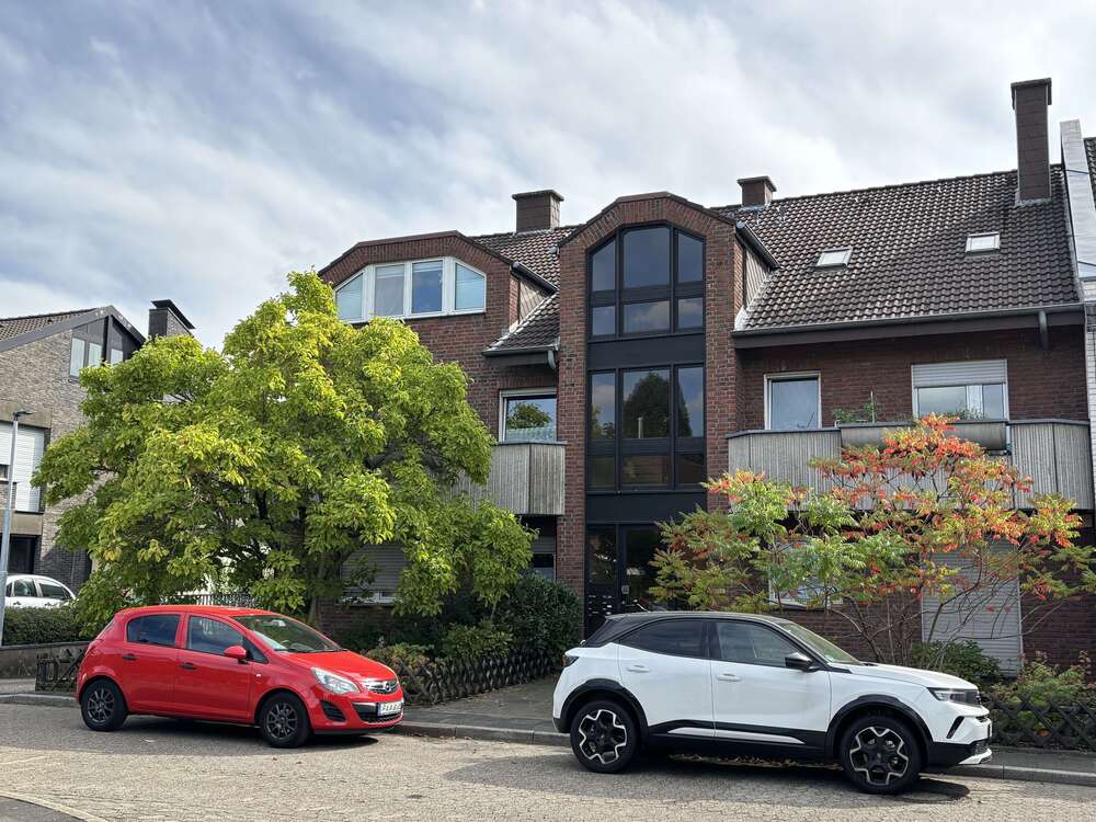 Thumbnail-Wohnung zum Kaufen in Düsseldorf 235.000,00 € 70 m²