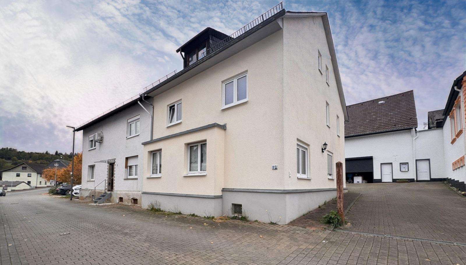 Thumbnail-Haus zum Kaufen in Weilrod 220.000,00 € 131.61 m²