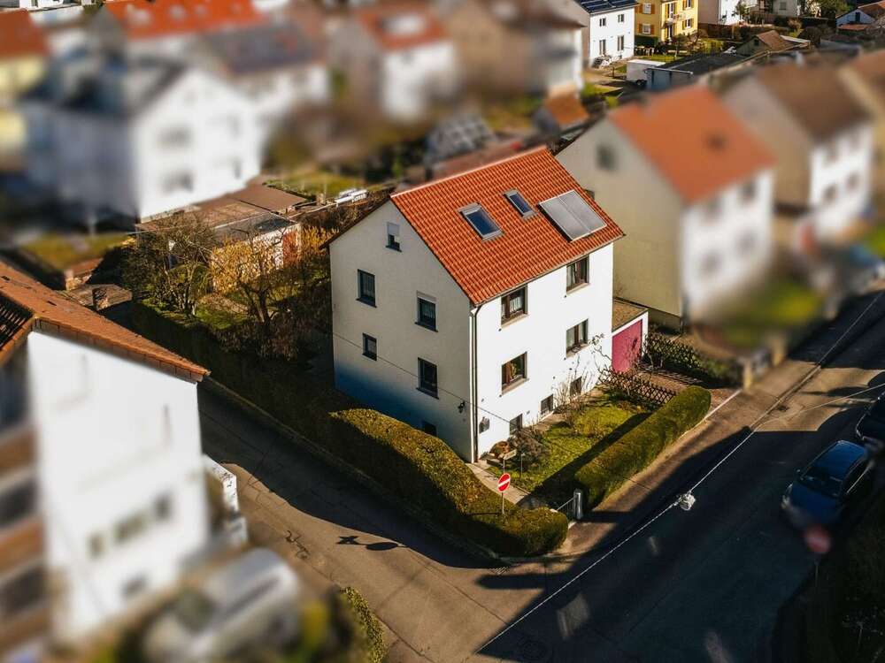 Thumbnail-Haus zum Kaufen in Esslingen am Neckar 480.000,00 € 142 m²
