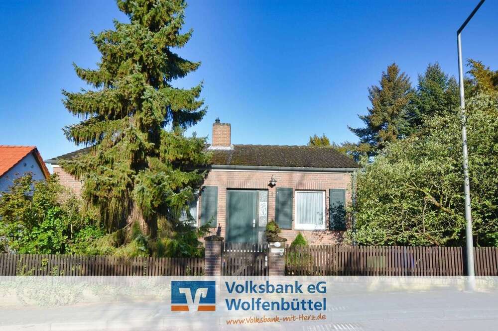 Thumbnail-Haus zum Kaufen in Helmstedt 219.000,00 € 116 m²