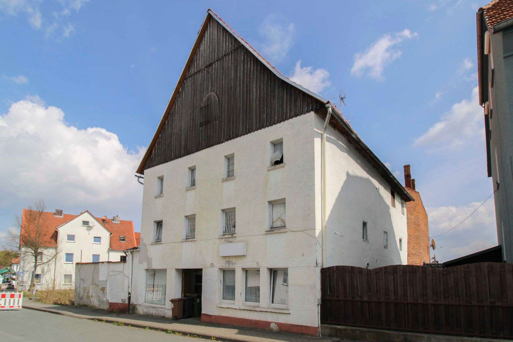 Thumbnail-Haus zum Kaufen in Hofgeismar 75.000,00 € 354.67 m²