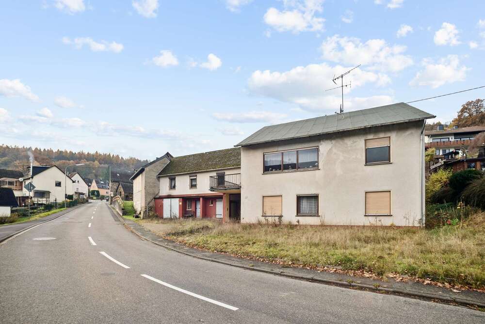 Thumbnail-Haus zum Kaufen in Montabaur Stadtteil Bladernheim 159.000,00 € 260 m²