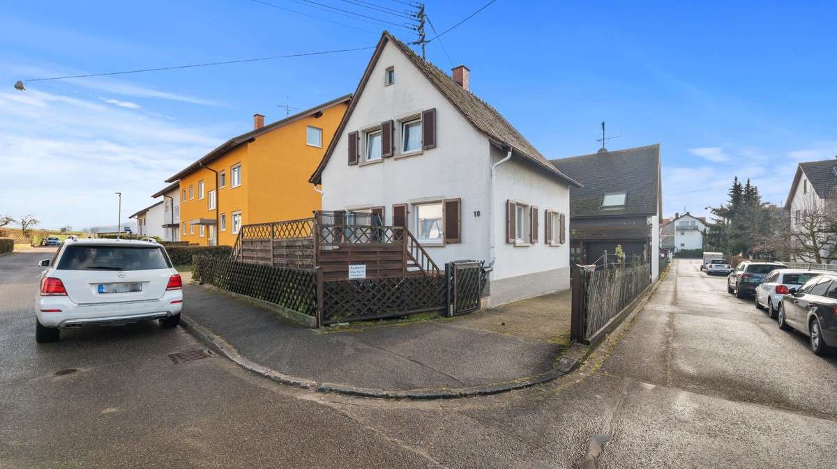 Thumbnail-Haus zum Kaufen in Freiburg-Hochdorf 490.000,00 € 240 m²