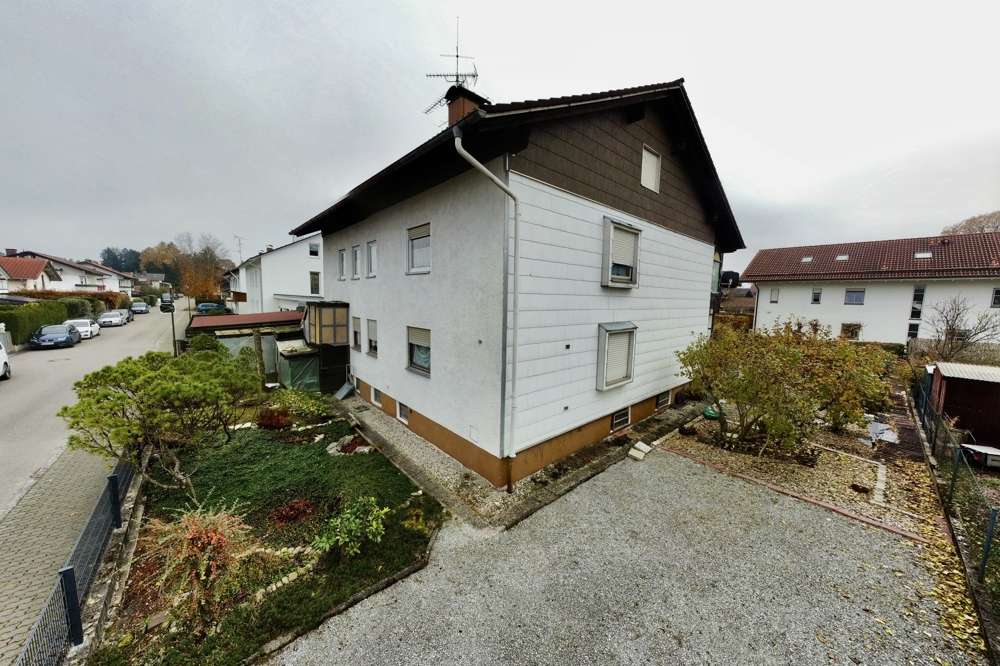 Thumbnail-Haus zum Kaufen in Großkarolinenfeld 749.000,00 € 240 m²