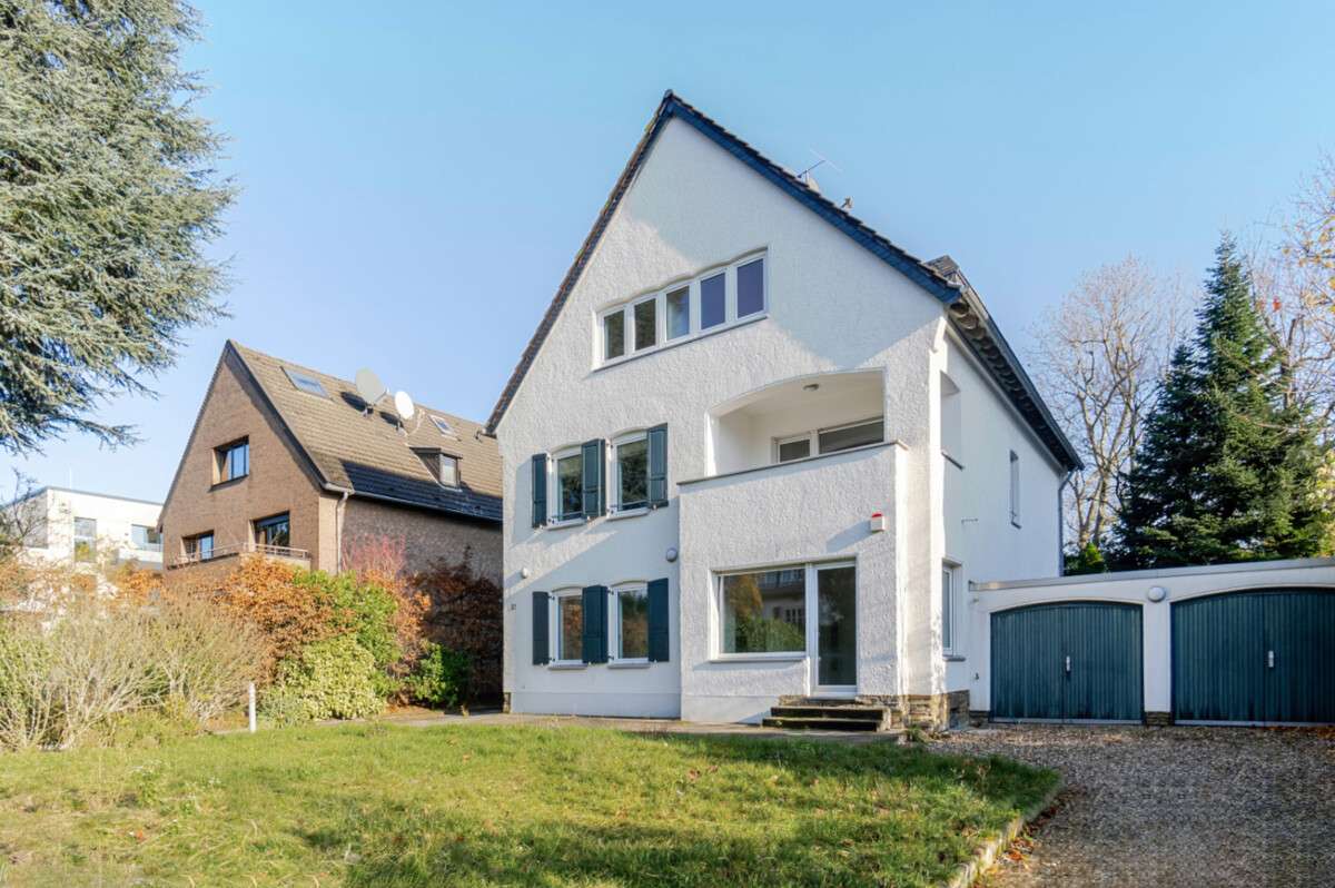 Thumbnail-Haus zum Mieten in Düsseldorf 4.709,00 € 277 m²