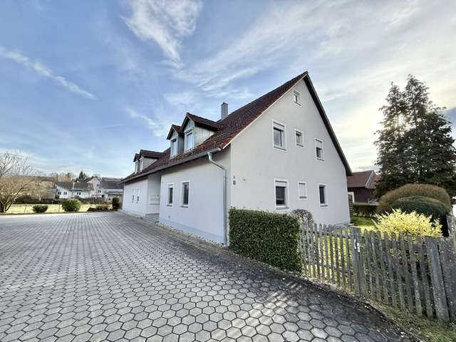 Thumbnail-Wohnung zum Mieten in Thalmassing 670,00 € 83 m²