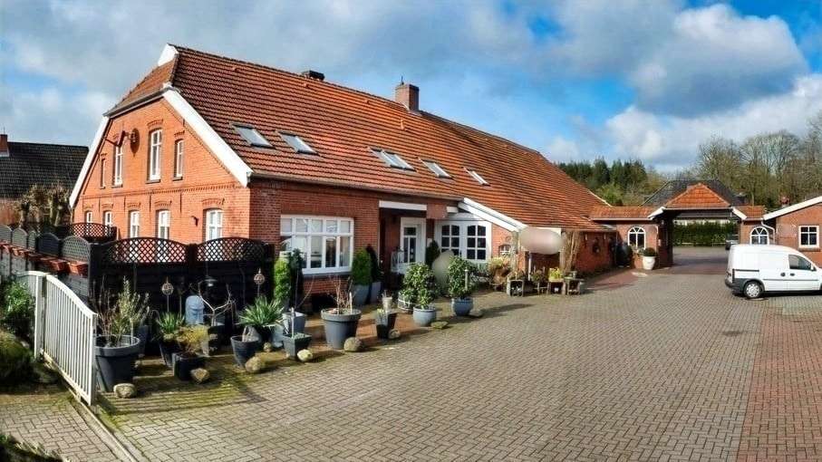 Thumbnail-Haus zum Kaufen in Aurich 698.000,00 € 230 m²