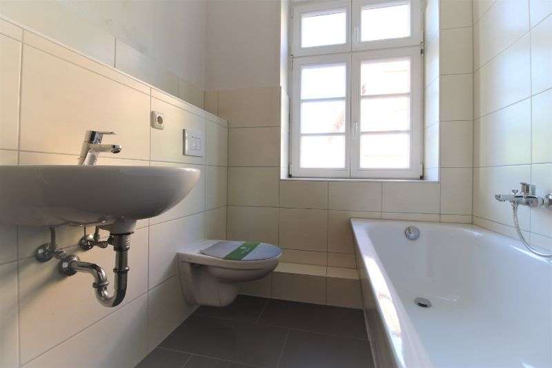 Thumbnail-Wohnung zum Mieten in Schwerin 530,00 € 66.23 m²