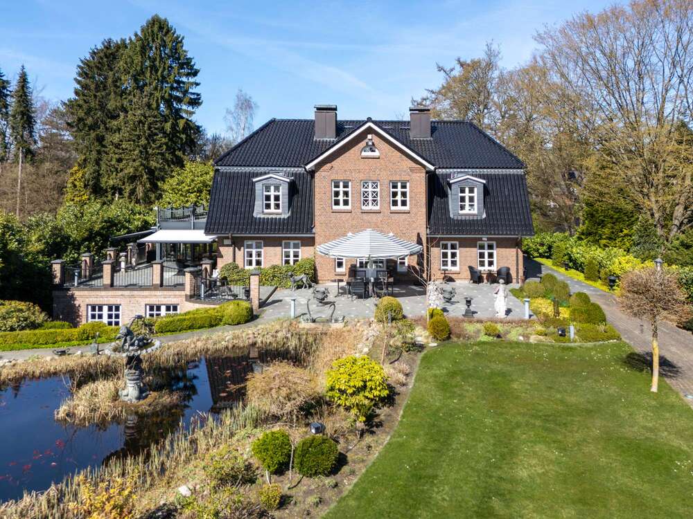 Thumbnail-Haus zum Kaufen in Hamburg Wellingsbüttel 4.400.000,00 € 350 m²