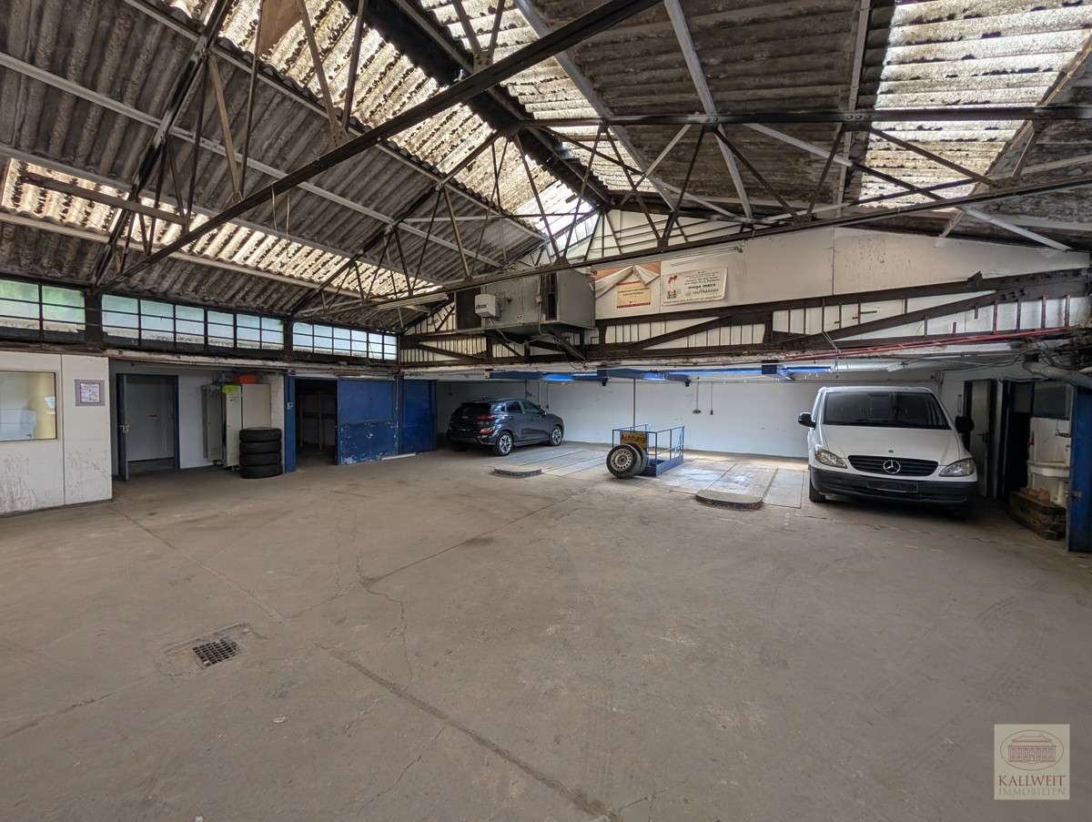 Thumbnail-Halle in Düsseldorf 2.200,00 € 353 m²