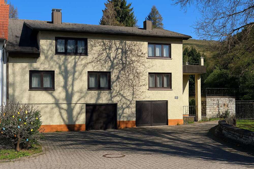 Thumbnail-Haus zum Kaufen in Schleusingen Altendambach 149.000,00 € 182 m²