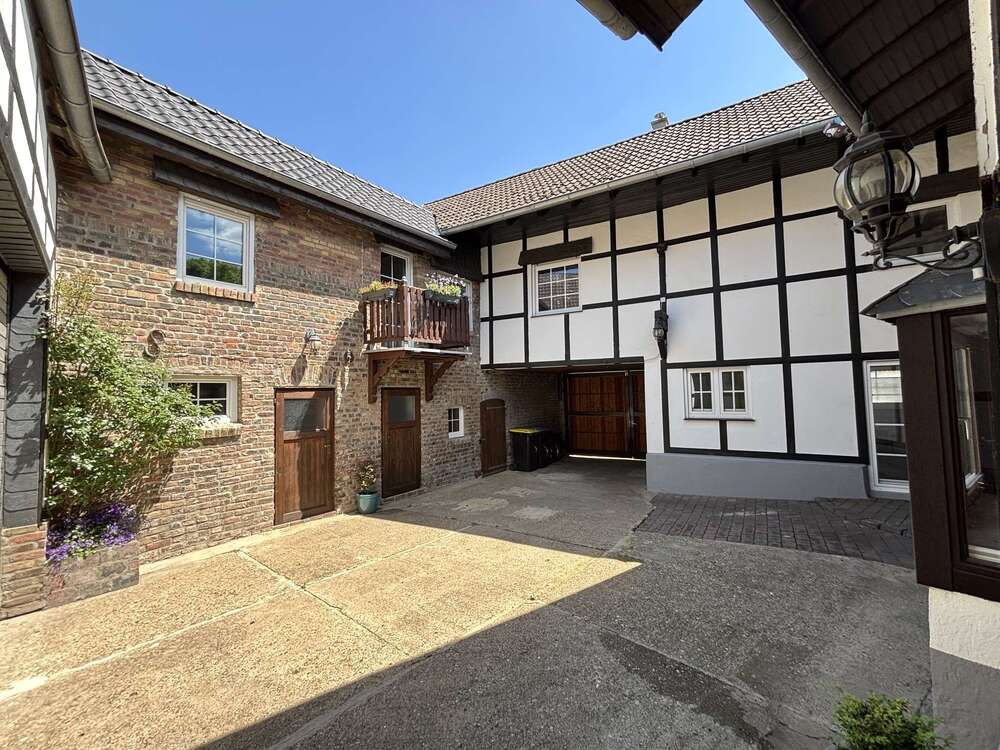 Thumbnail-Haus zum Kaufen in Euskirchen 349.000,00 € 178.48 m²