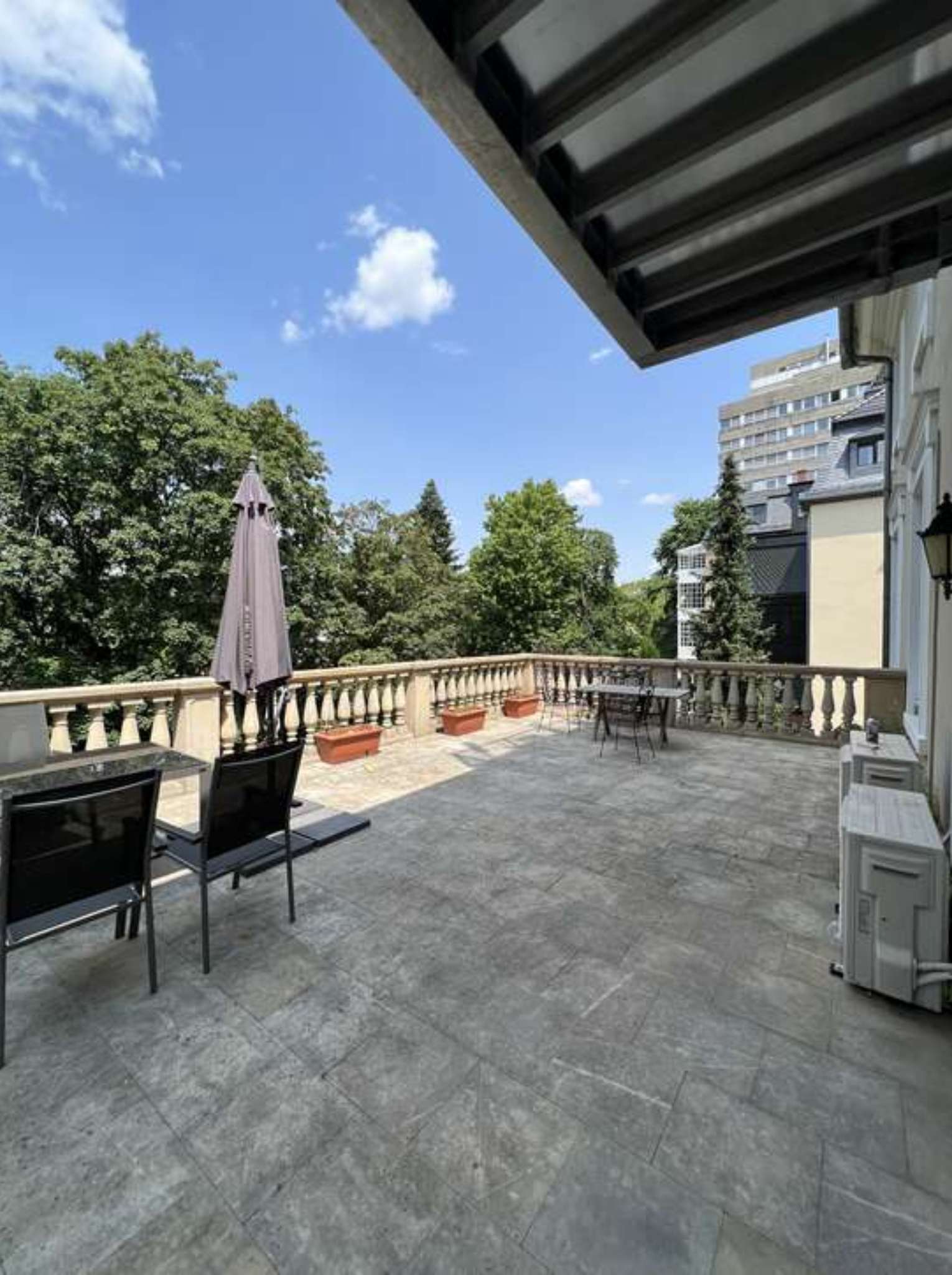 Thumbnail-Wohnung zum Mieten in Frankfurt 4.500,00 € 180 m²