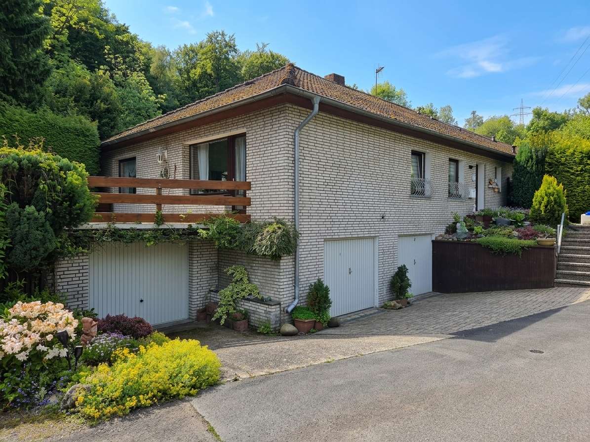 Thumbnail-Wohnung zum Kaufen in Rinteln 139.000,00 € 121 m²