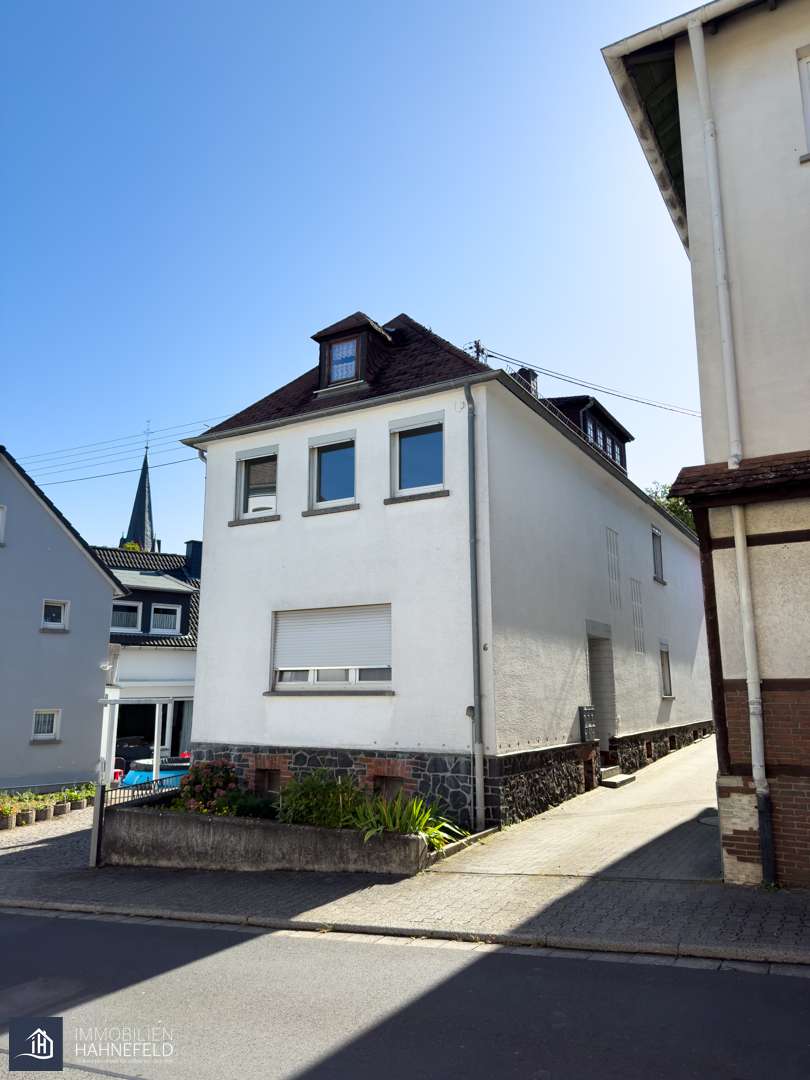 Thumbnail-Haus zum Kaufen in Hundsangen 450.000,00 € 327 m²