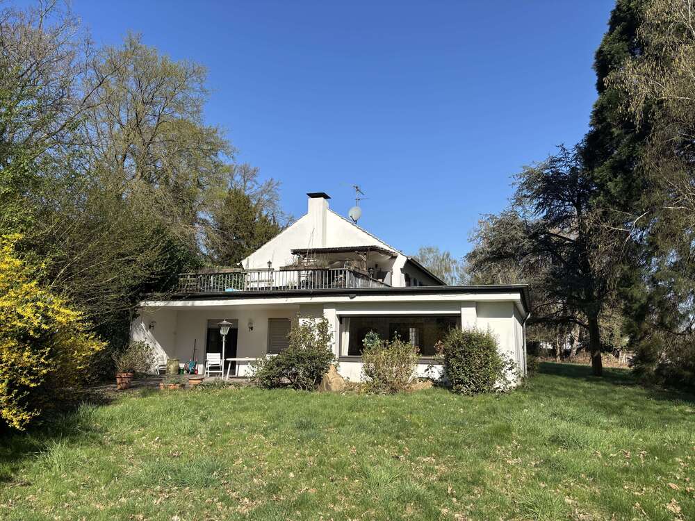 Thumbnail-Haus zum Kaufen in Krefeld 687.000,00 € 220 m²